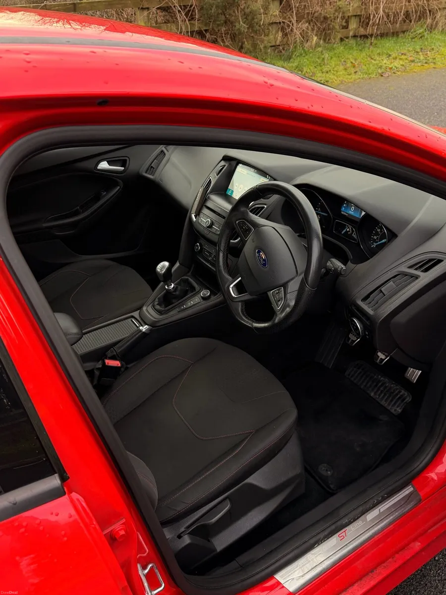 Ford Focus ST line - Image 4