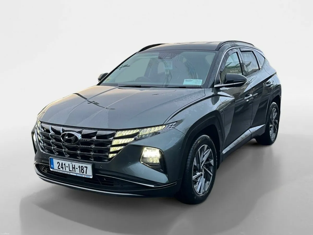 Hyundai Tucson 2WD Executive Plus w 2 Tone Roof - Image 3