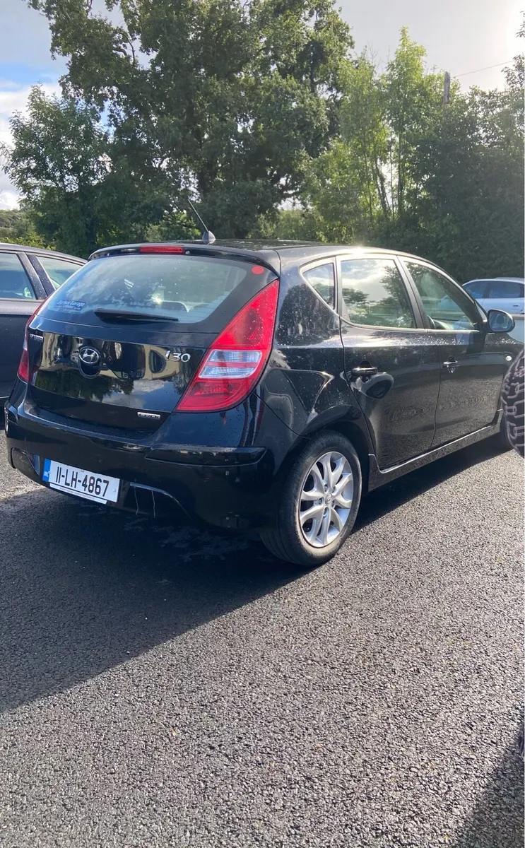 Black Hyundai i30 1.6L Diesel - Image 1
