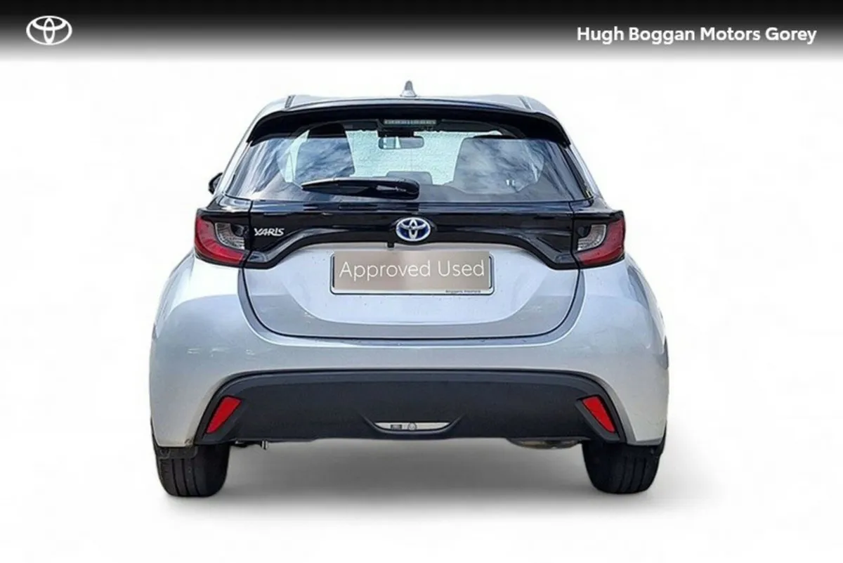 Toyota Yaris HYBRID 115 LUNA - Image 4