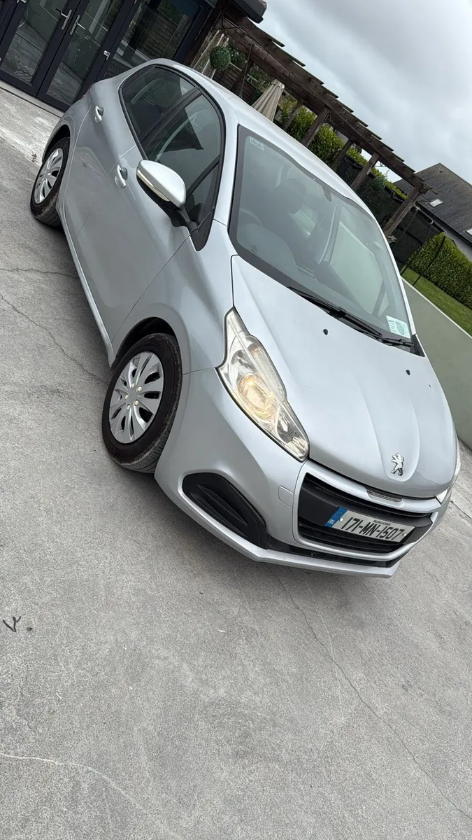 Peugeot 208 - Image 1