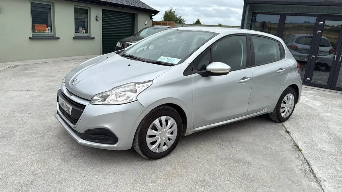 Peugeot 208 - Image 3