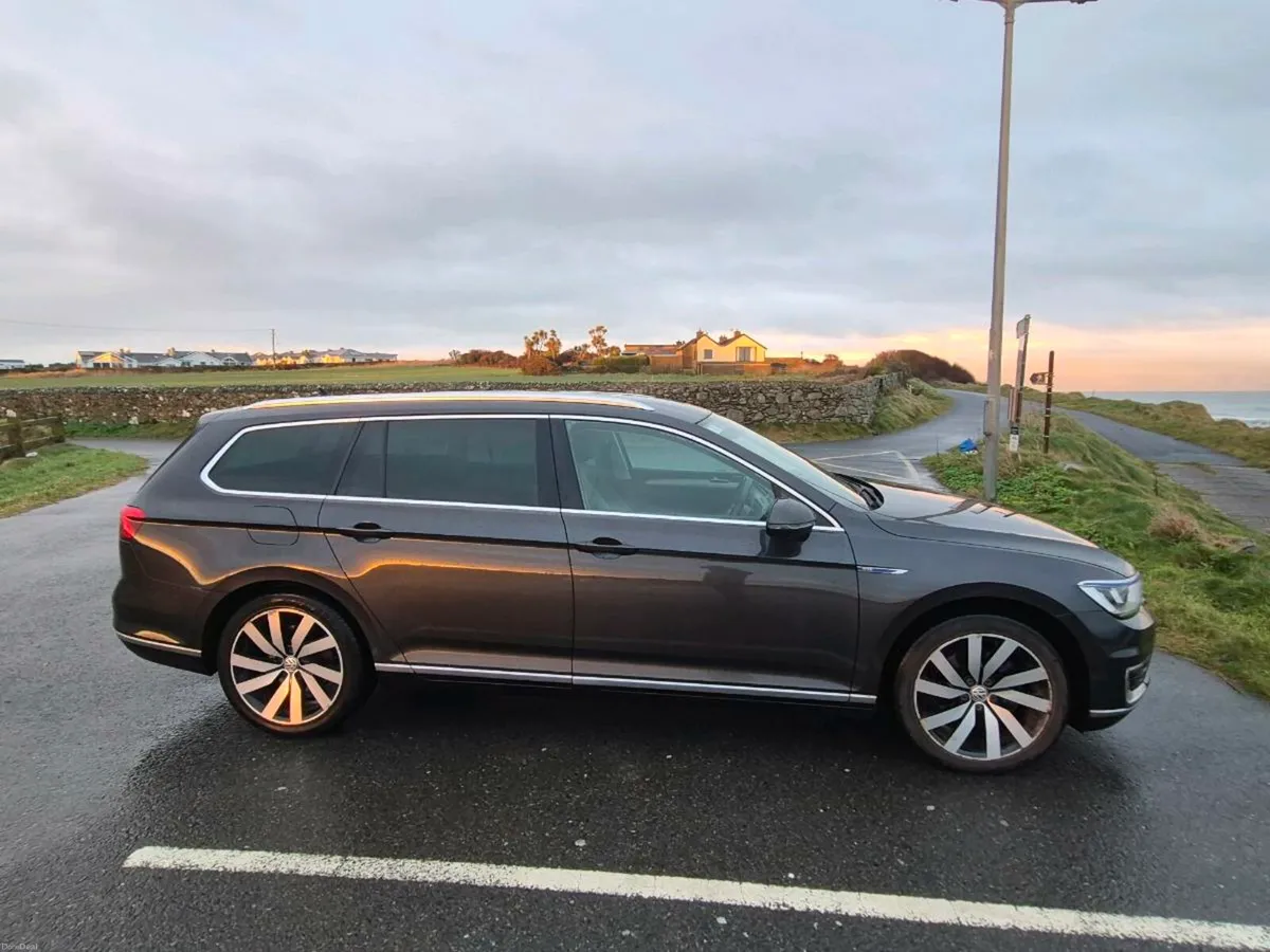 VW Passat GTE estate automatic - Image 3