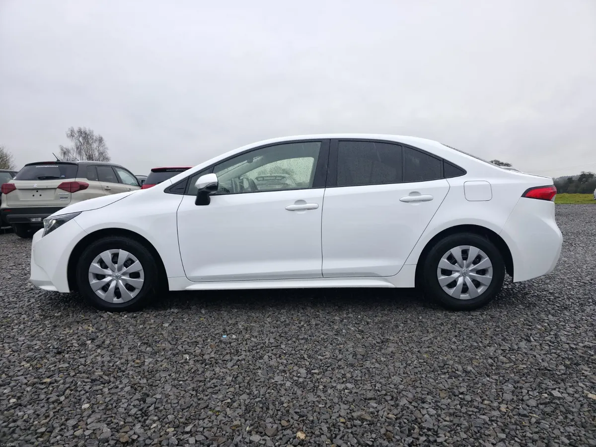 2023 Toyota Corolla Hybrid - Image 2