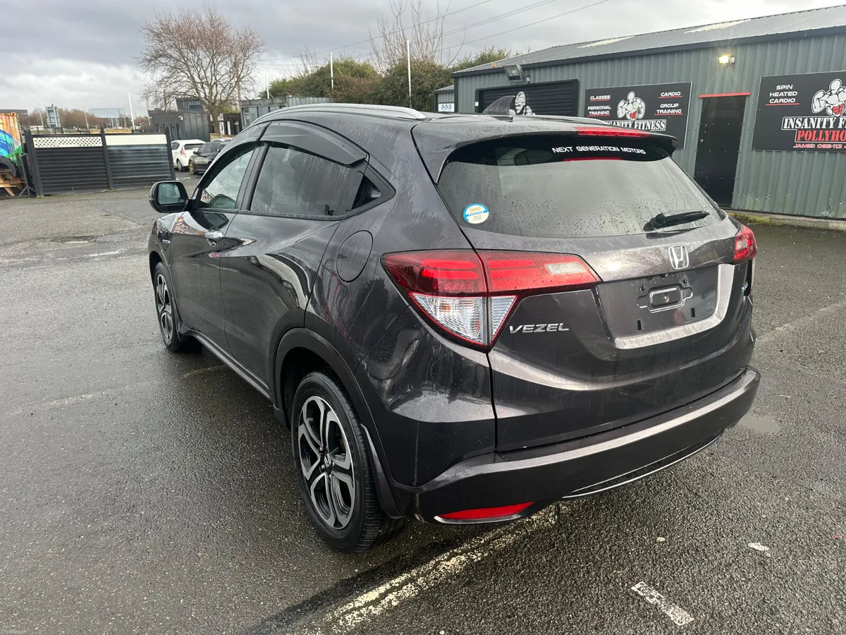 2015 HONDA VEZEL HYBRID 1.5L Z-PACKAGE - Image 3