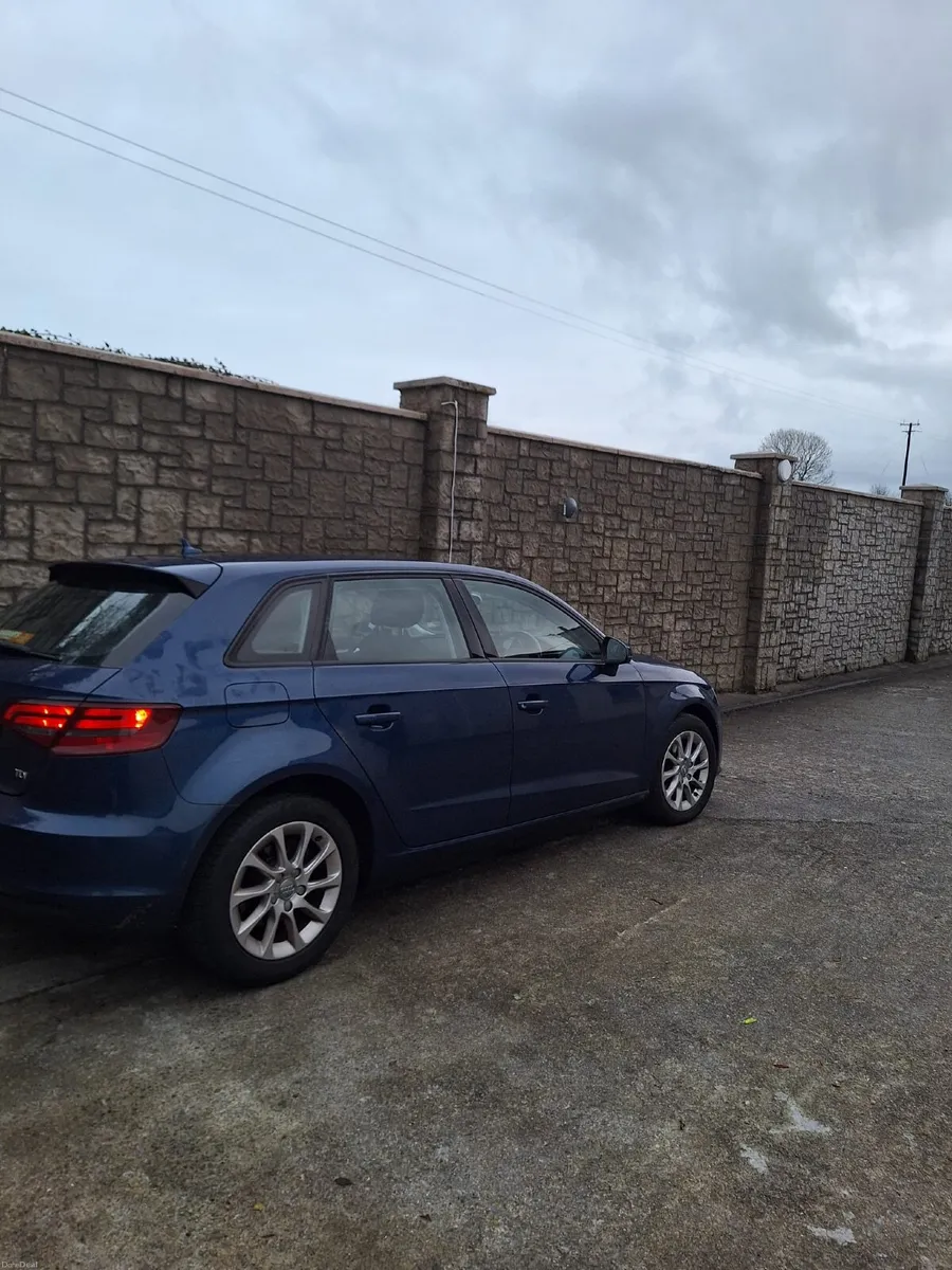Audi A3 2015 - Image 2
