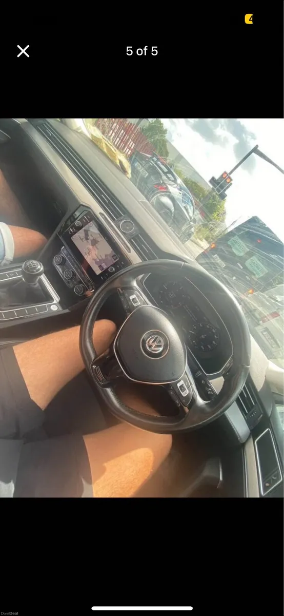 Volkswagen Passat 2017 - Image 2