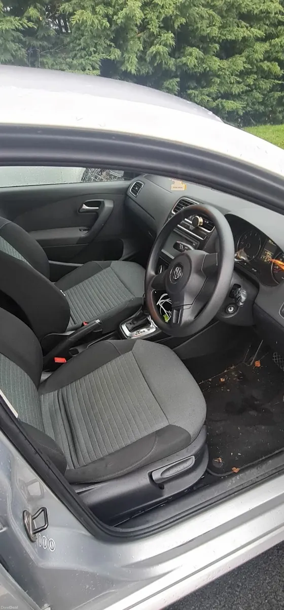 Volkswagen Polo 2011, 53k km Automatic - Image 2