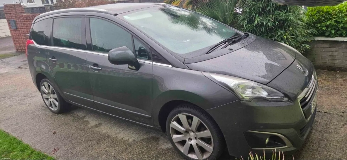 Peugeot 5008 2015