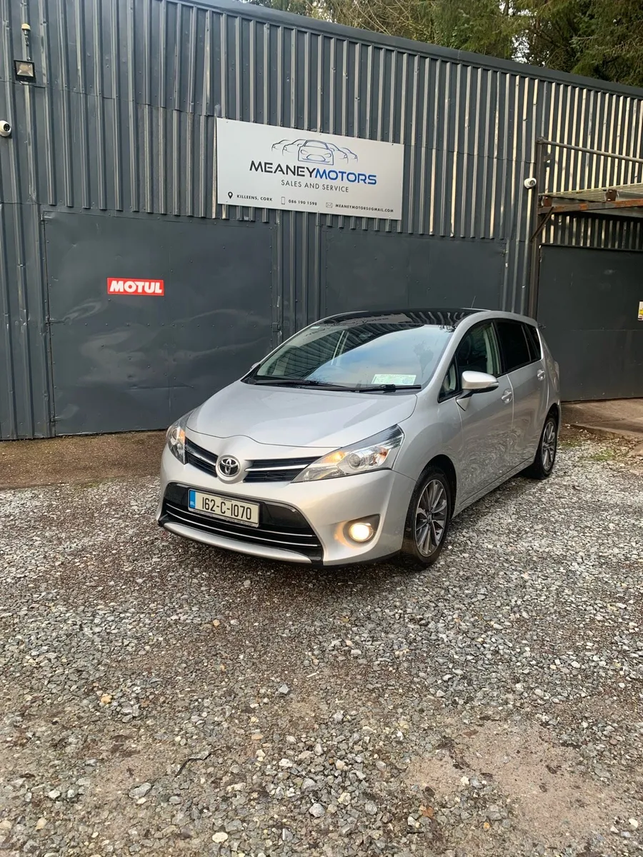 Toyota 7 seater - Image 2