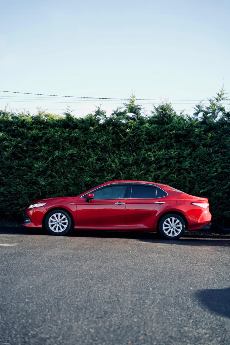 🌟Toyota 2.5 Camry Petrol Hybrid 2017 🌟 - Image 2