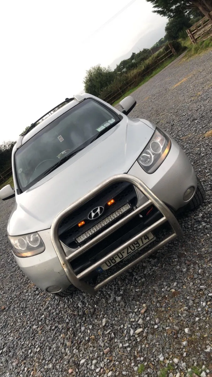 Hyundai Santa Fe - Image 2