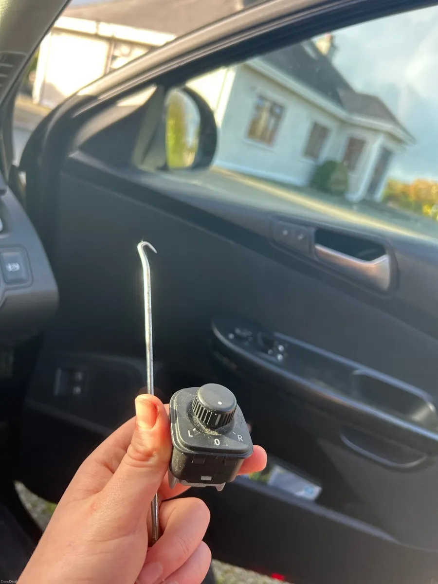 Volkswagen Passat 2009 - Image 2