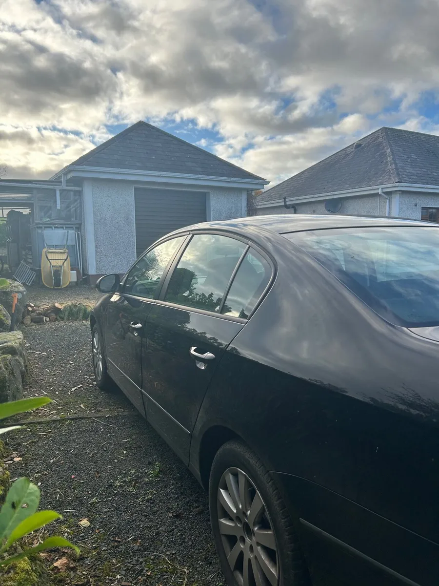 Volkswagen Passat 2009 - Image 4