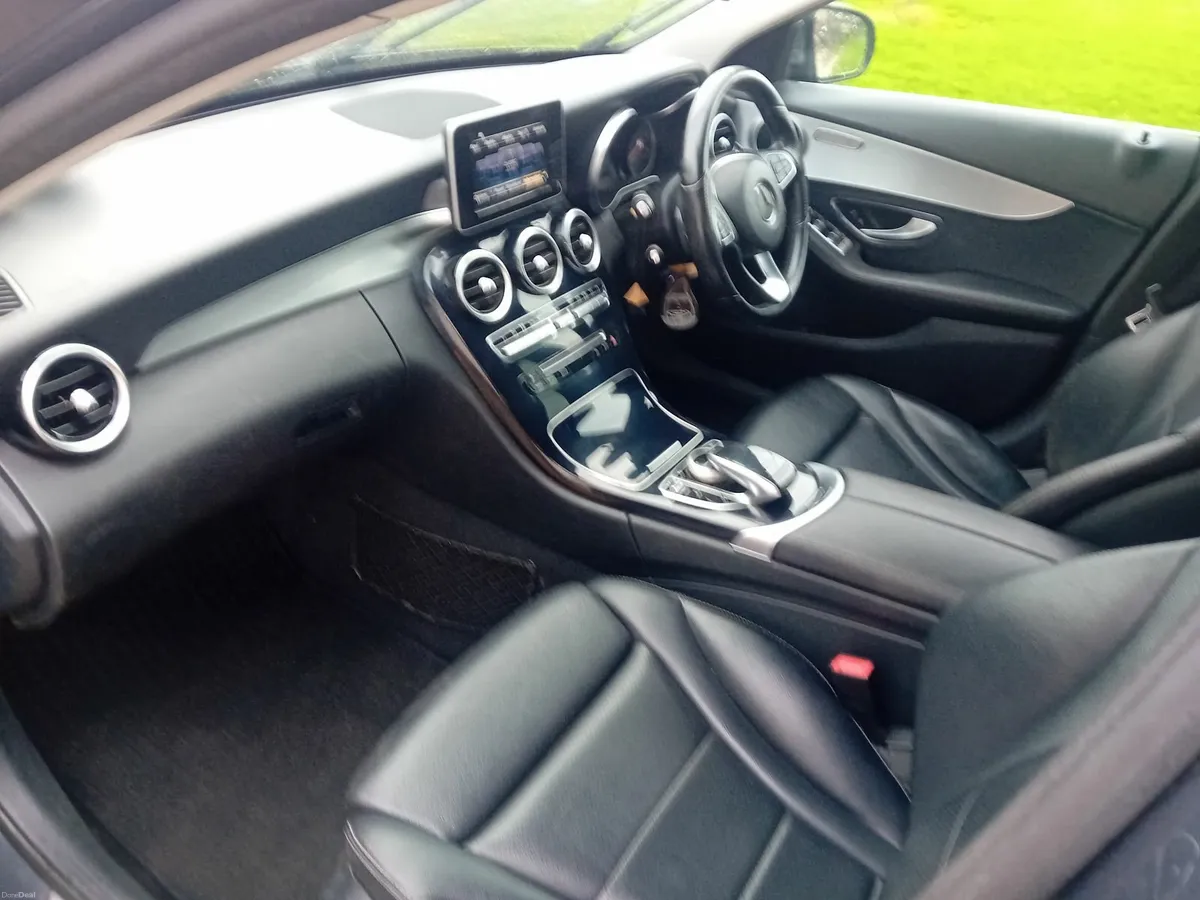 Mercedes-Benz C-Class 2017 - Image 3