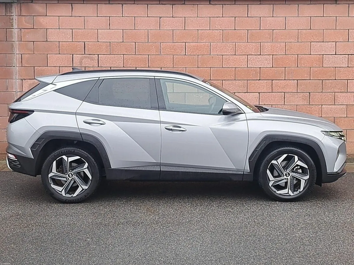 Hyundai Tucson Executive Plus Hybrid Automatic. - Image 4
