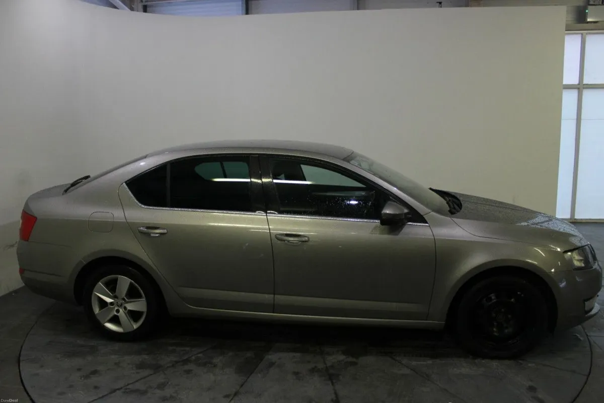 Skoda Octavia AMBITION 1.6TDI 110HP - TENDER 6 - G - Image 3