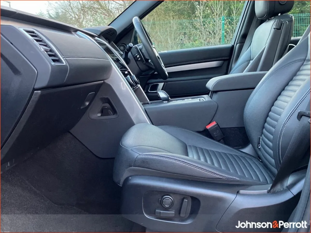 Land Rover Discovery 3.0D 7 Seater I6 350 PS AWD A - Image 4
