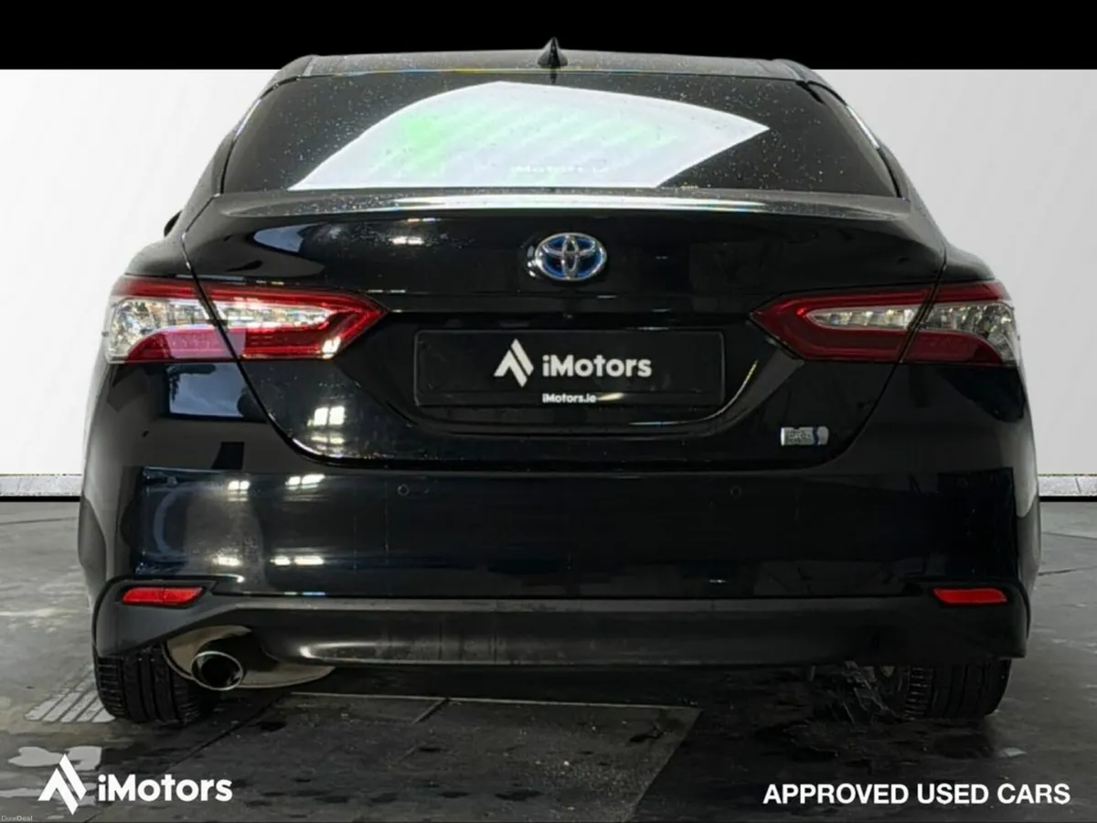 Toyota Camry HYBRID AUTOMATIC - Image 4