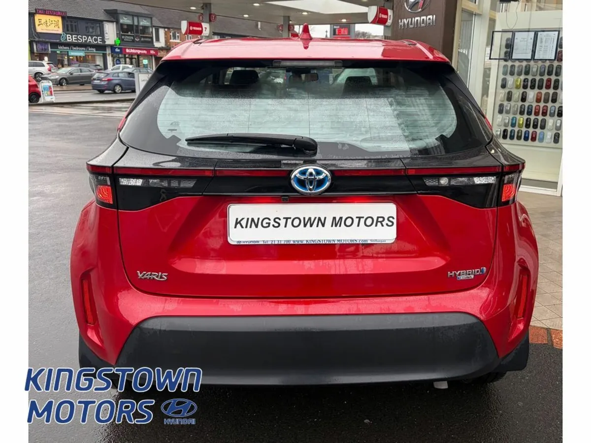 Toyota Yaris Cross Luna 4DR Auto - Image 4