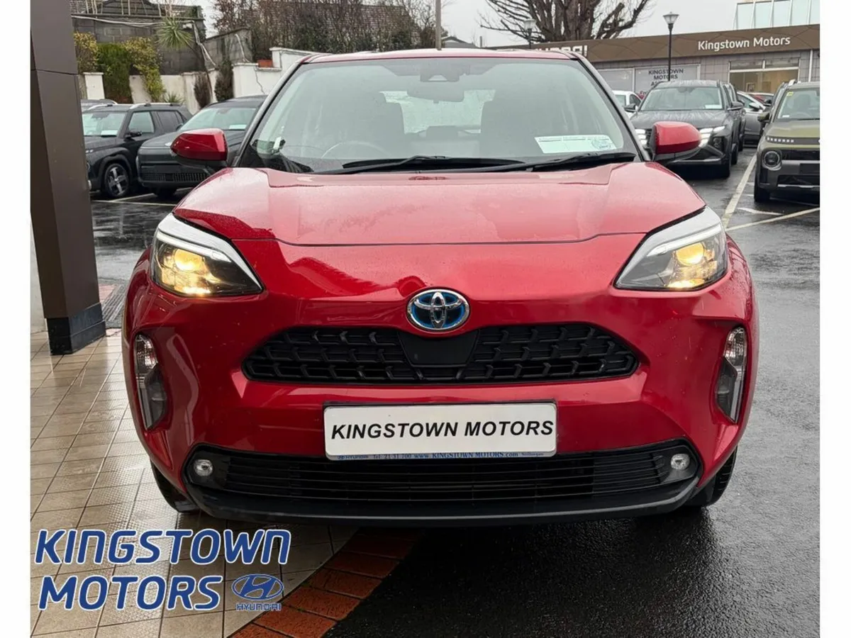 Toyota Yaris Cross Luna 4DR Auto - Image 2