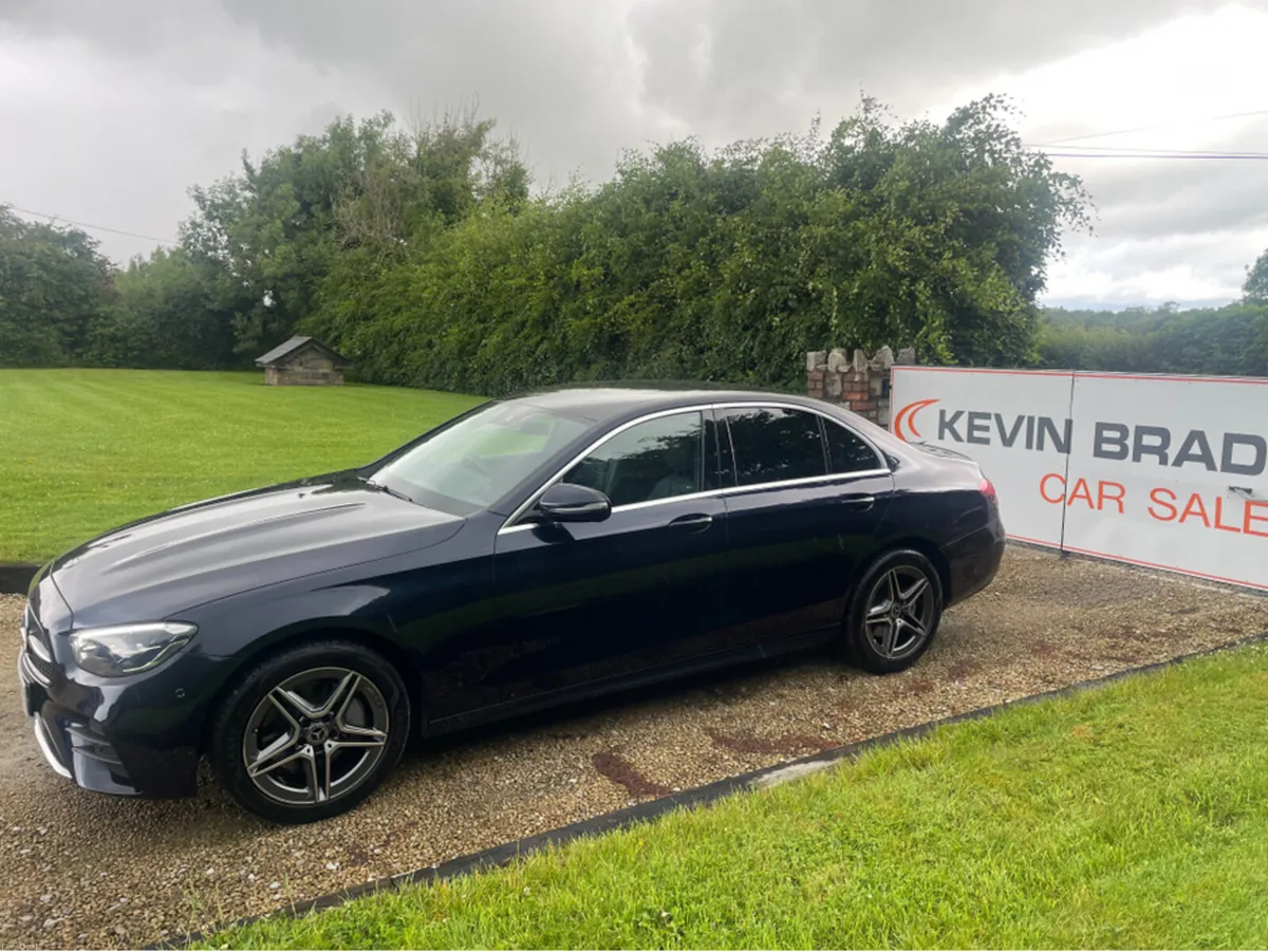 Mercedes-Benz E-Class E300 AMG LINE DE AUTO + PLUG - Image 3