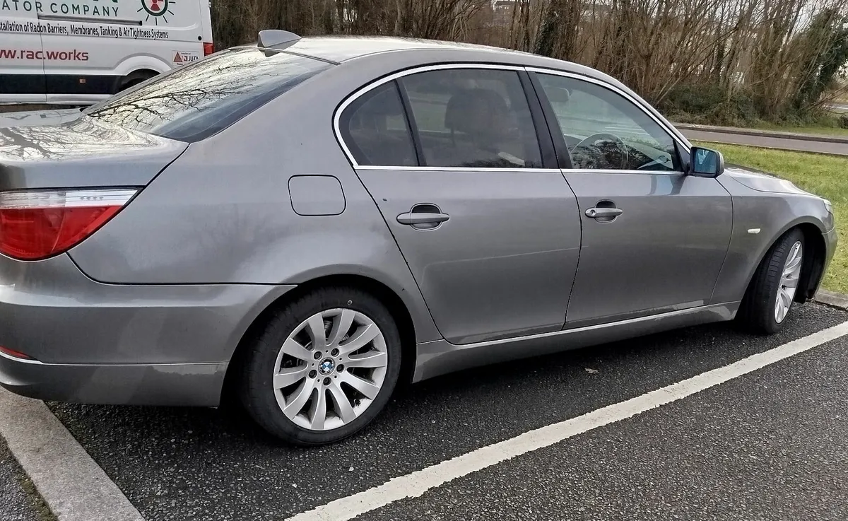 BMW 5-Series 2008 - Image 2