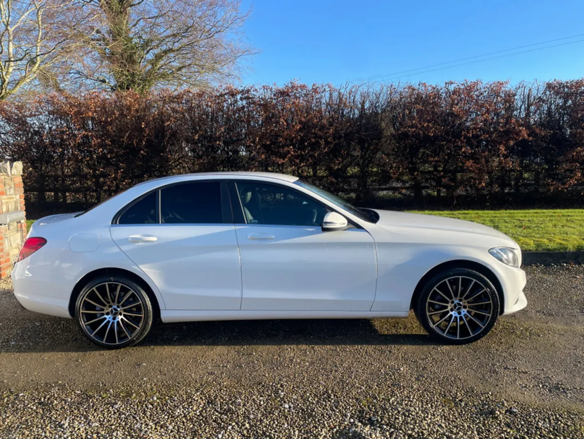 Mercedes-Benz C-Class 200 SE SALOON MANUAL 6 SPEED - Image 4