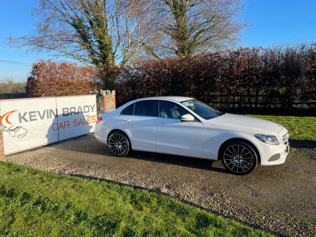 Mercedes-Benz C-Class 200 SE SALOON MANUAL 6 SPEED - Image 1