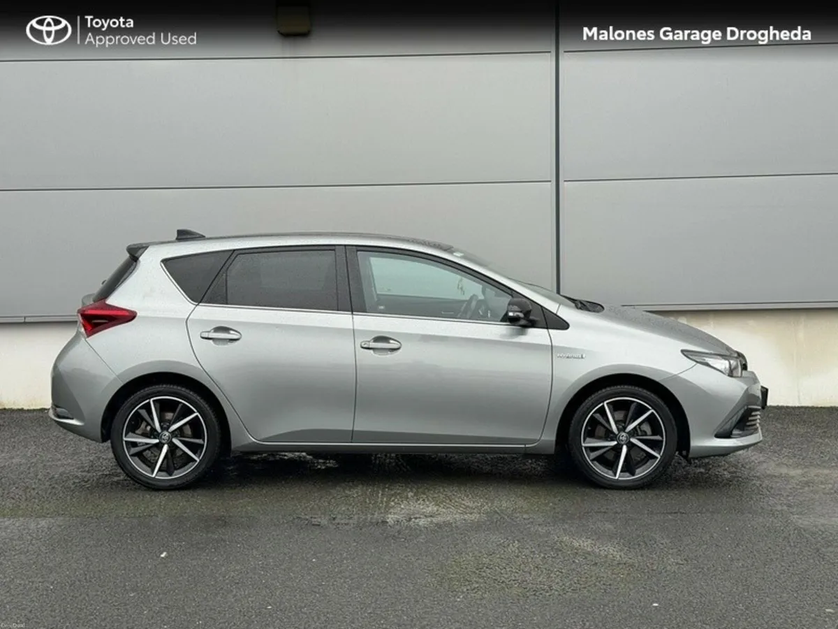 Toyota Auris 1.8 Hybrid Luna Sport Call Now 041 98 - Image 3