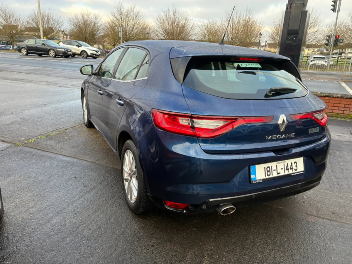 Renault Megane DYNAMIQUE NAV DCI 110 4DR - Image 4