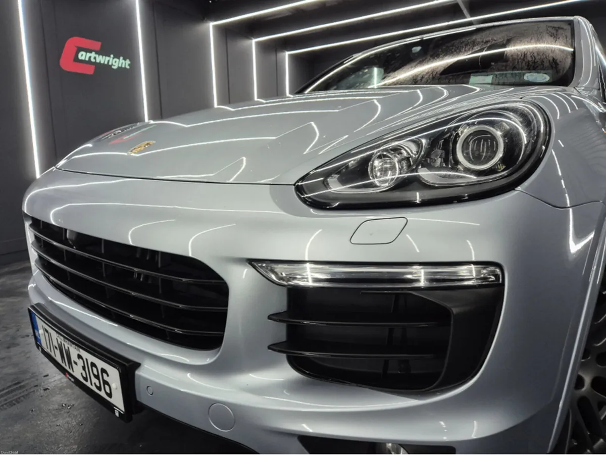 Porsche Cayenne PLATINUM SUPERCHARGED PHEV 416BHP - Image 5