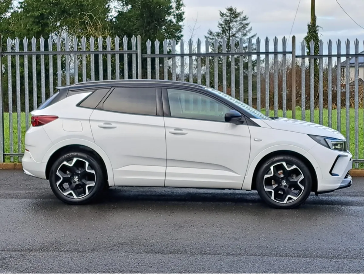 Opel Grandland ULTIMATE 1.5TD 130BHP 8 SPEED AUTOM - Image 3