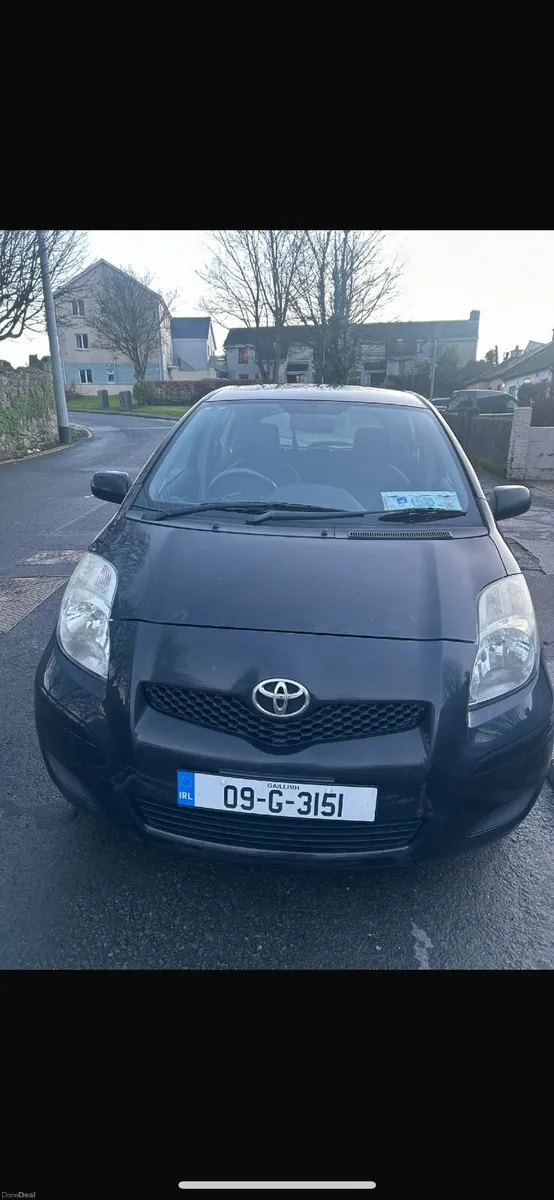 *Automatic Toyota Yaris 2009 - Image 1