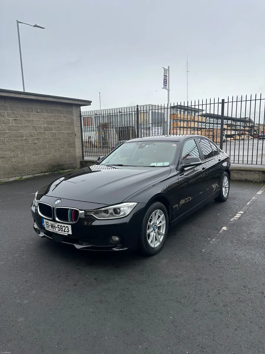 BMW 3-Series 2015  Automatic - Low Miles - Image 3
