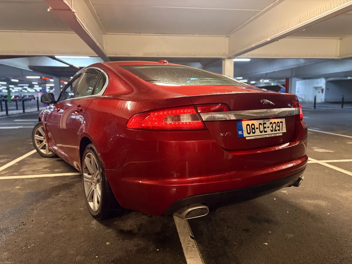 JAGUAR LUXURY EDITION 2.7 AUTO - Image 2