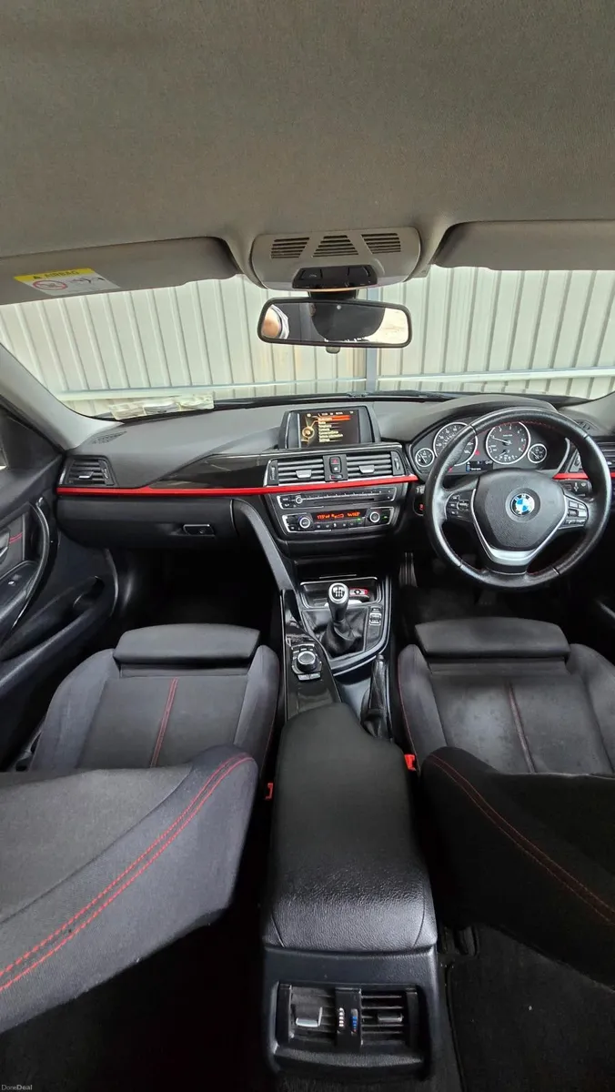 BMW 3-Series 2014 - Image 2