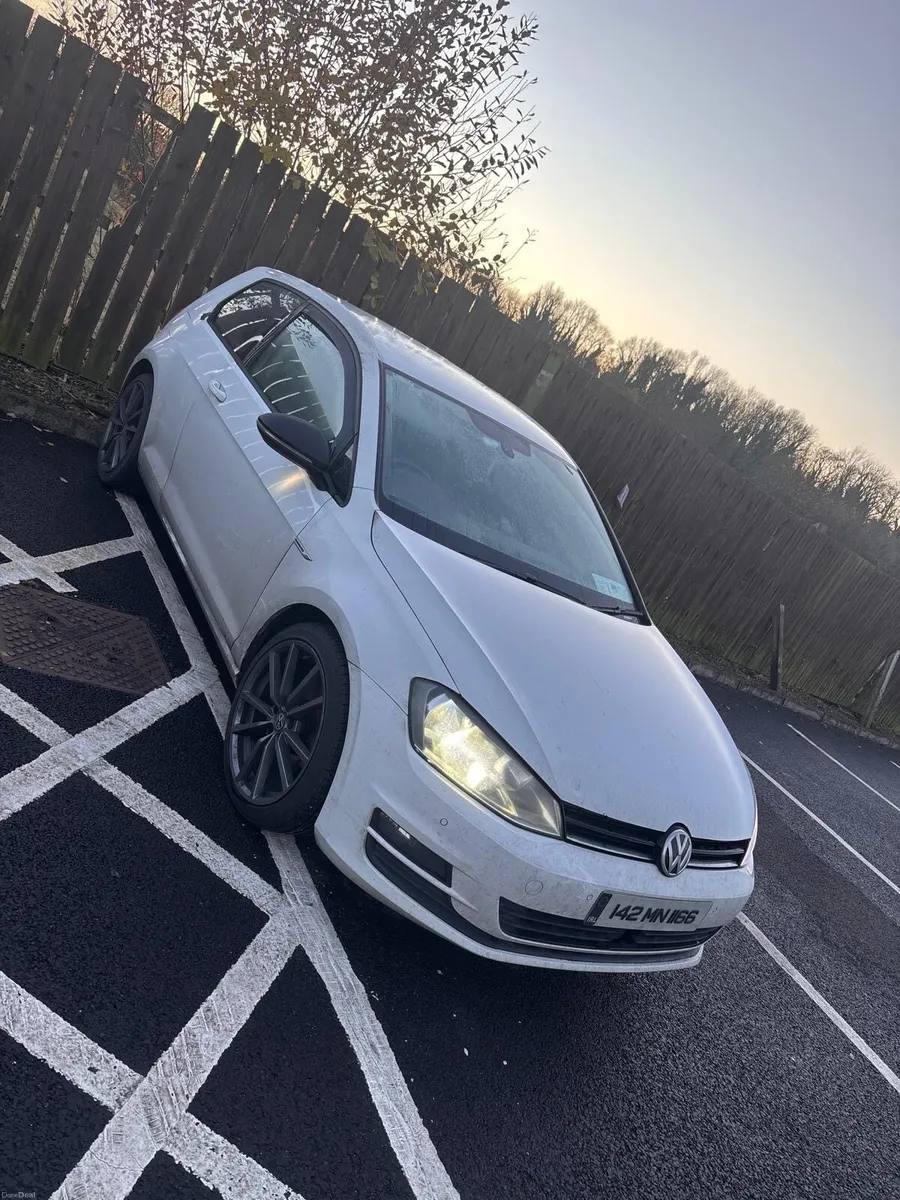 VW Golf 142 Bluemotion - Image 1