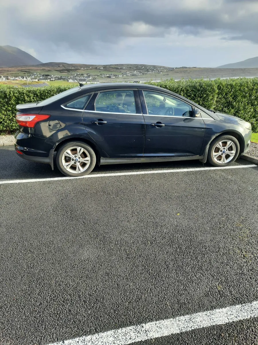 2012 ford focus saloon - Image 1