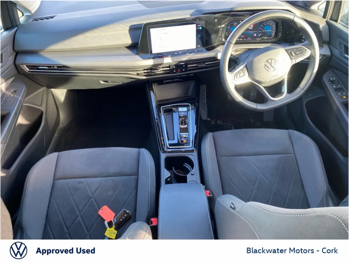 Volkswagen Golf 1.4TSI 5DR STYLE HYBRID AUTOMATIC - Image 3