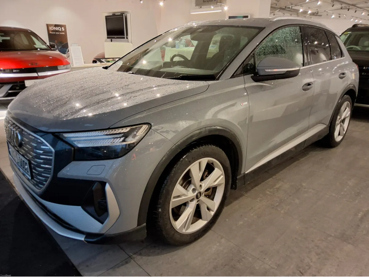 Audi Q4 e-tron S LINE 45 S Line ** 82 kW ** - Image 4
