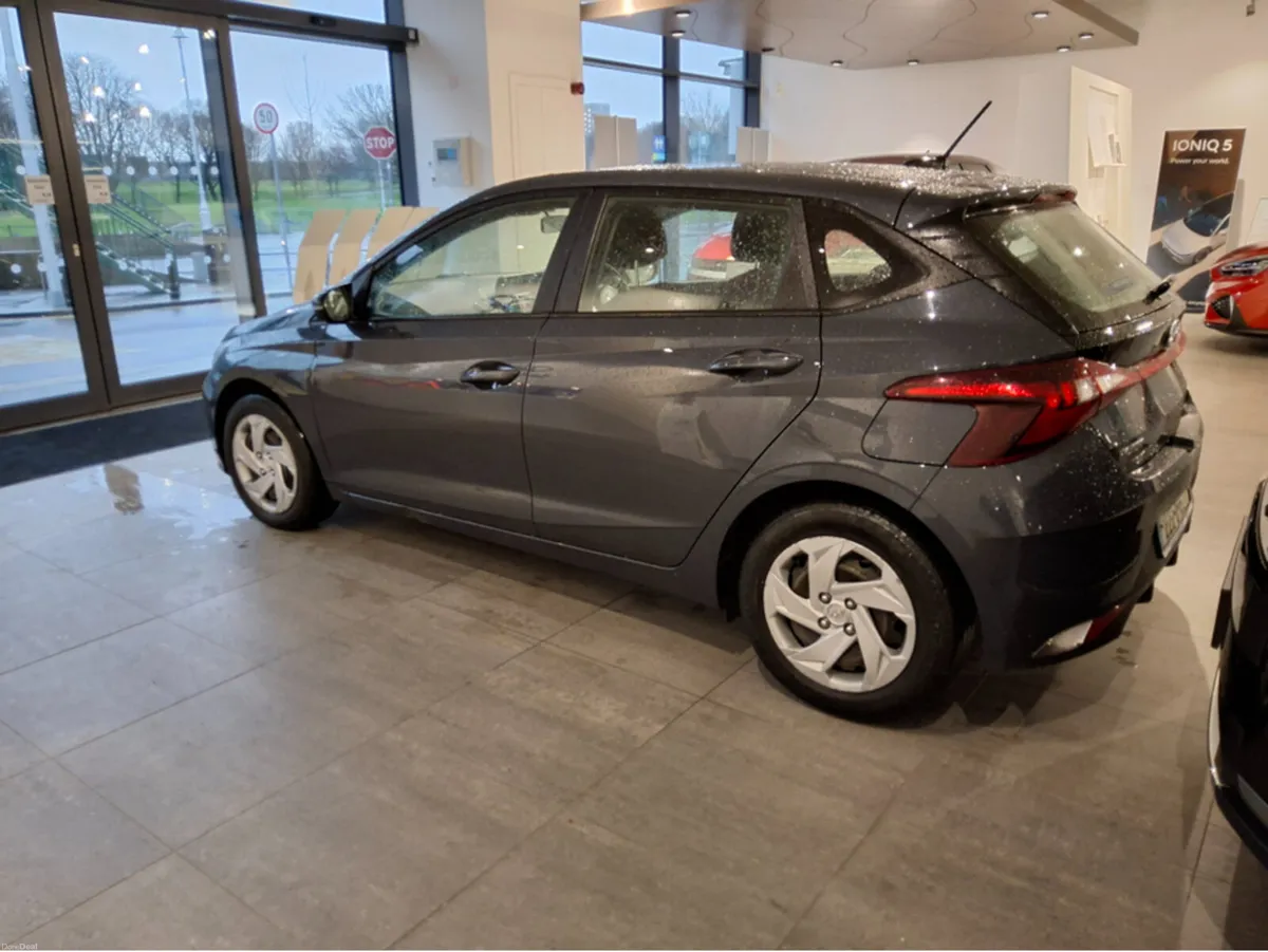 Hyundai i20 ** VERY LOW KMS ** - Image 4