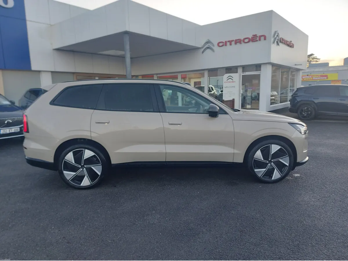 Volvo EX90 TWIN MOTOR PERFORMANCE AWD ULTRA - Image 4