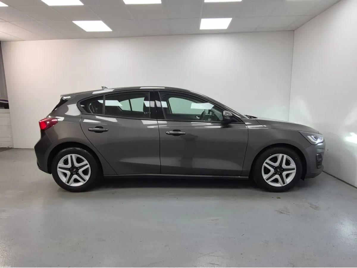 Ford Focus CONNECTED 5DR 1.5 TD 120 S6 S6.2 A8 4DR - Image 4