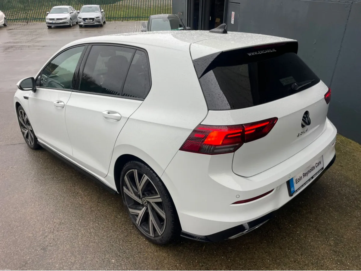 Volkswagen Golf 241 R-LINE 2.0 TDI 150HP AS NEW!! - Image 4