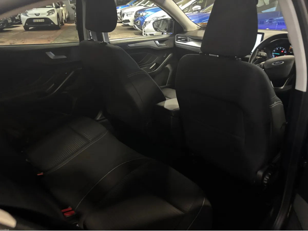 Ford Focus TITANIUM 1.0T 125 M6 4DR - Image 2