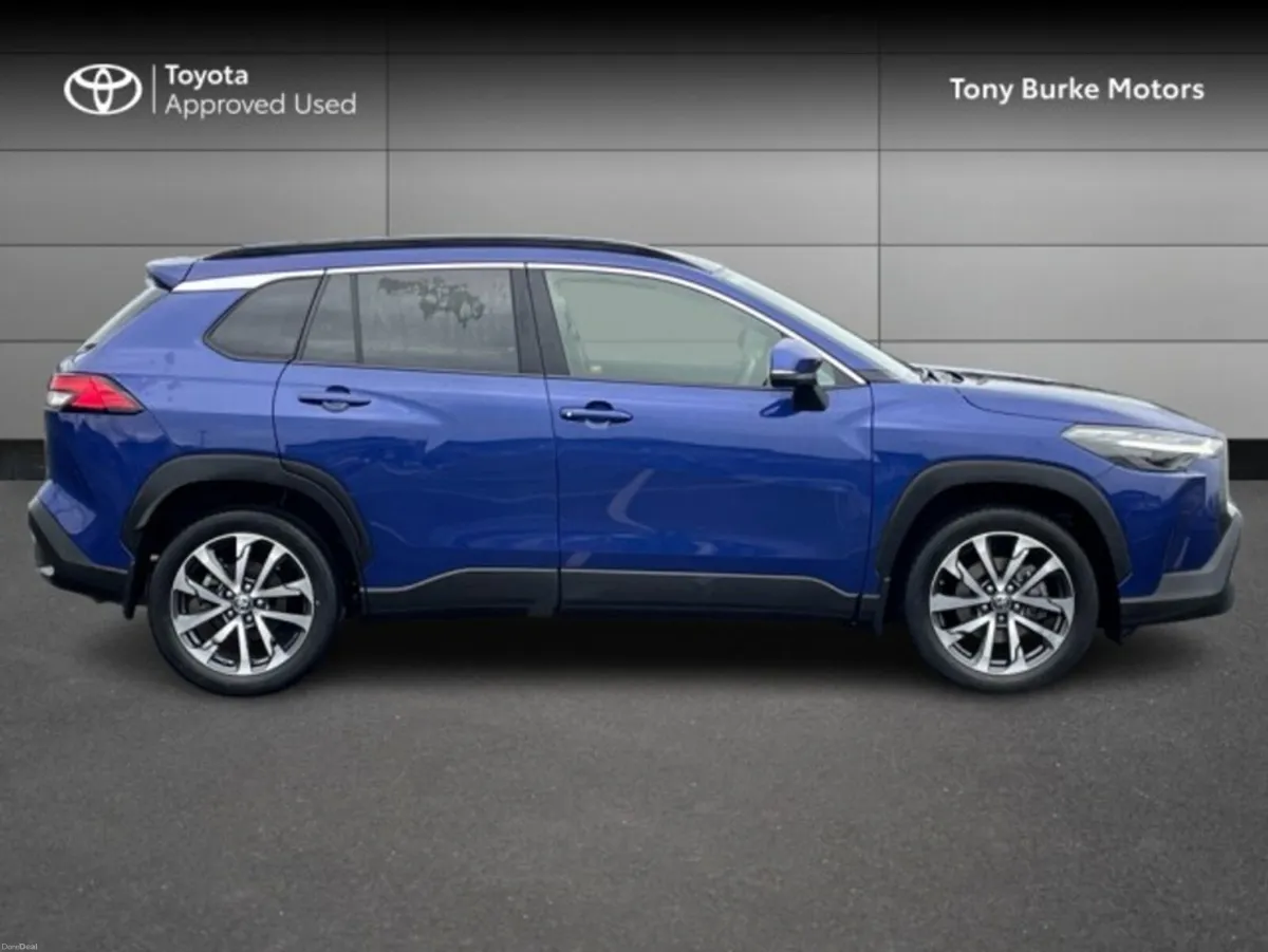 Toyota Corolla CROSS - Save EUR 6,500 - SPORT Mode - Image 3