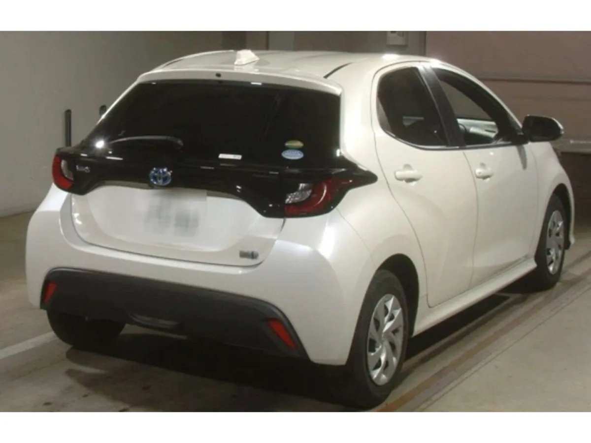 Toyota Yaris 1.5 Petrol Auto HYBRID - Image 2