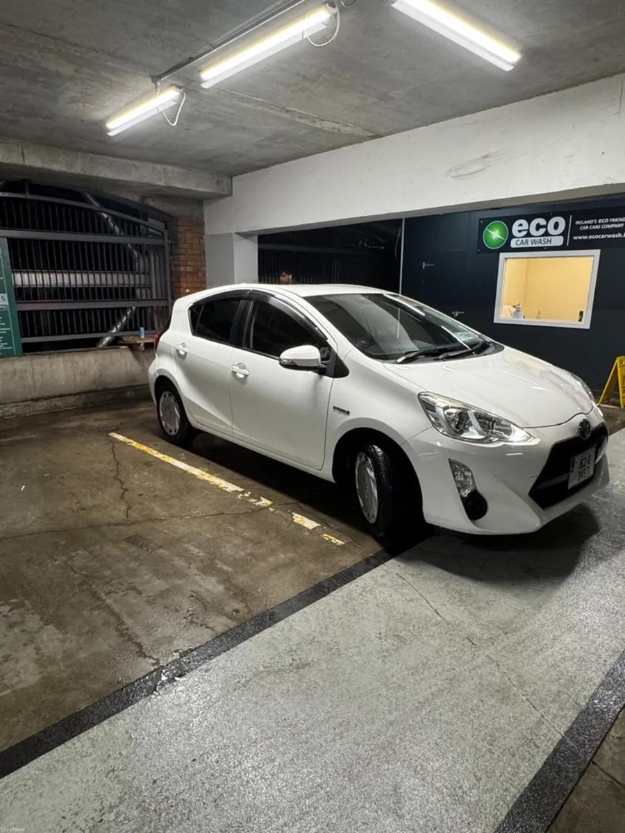 Toyota Aqua 2016 hybrid full option - Image 4