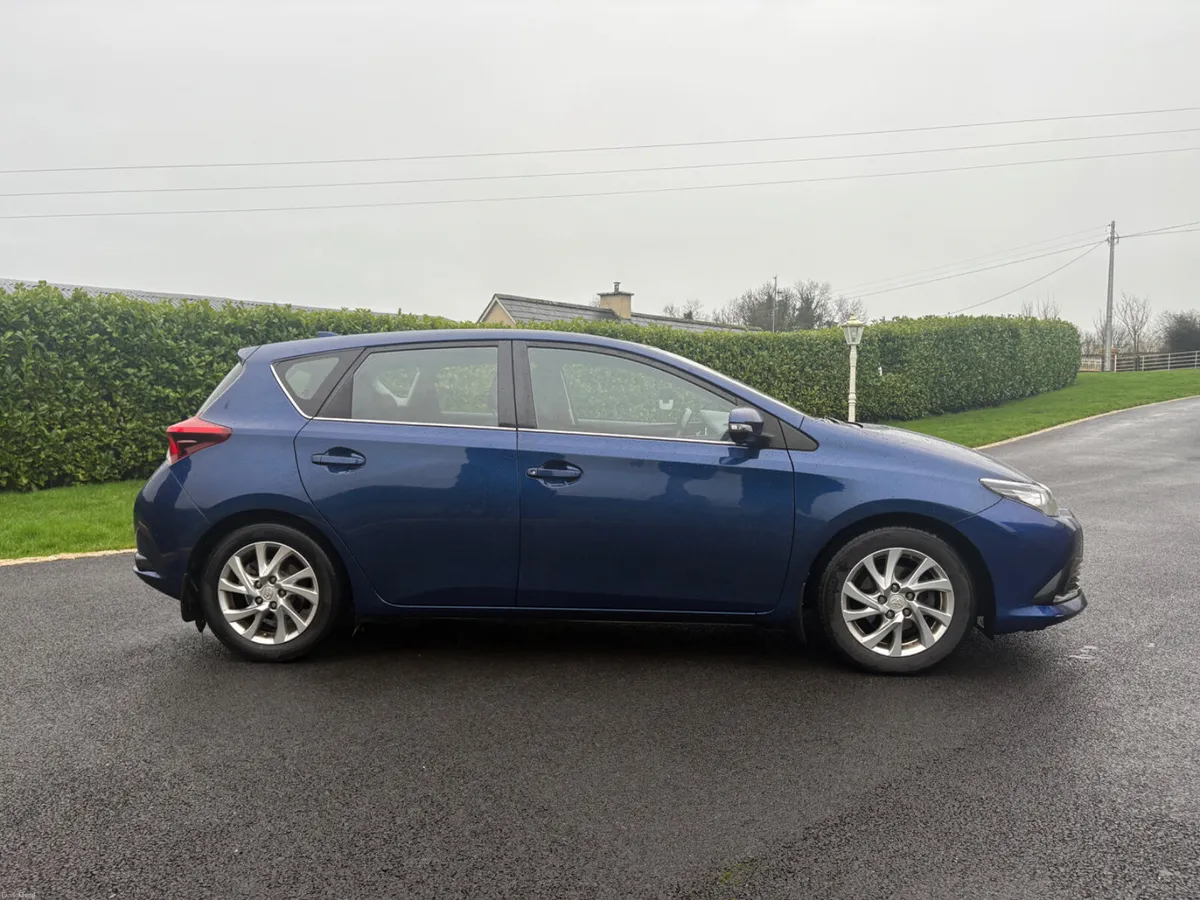 Toyota Auris 2016 - Image 3